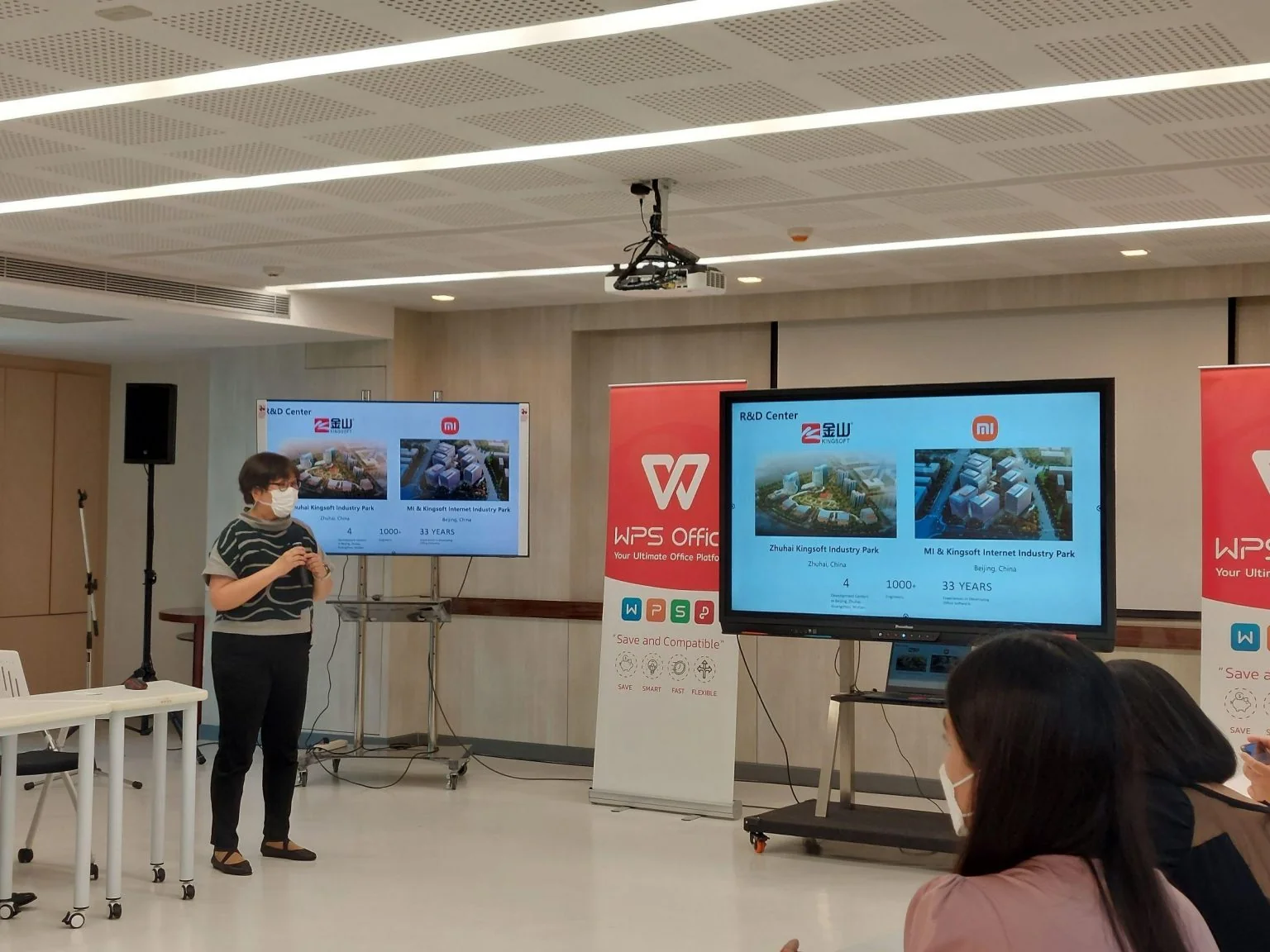 คณบดีคณะการจัดการการท่องเที่ยวนิด้า เข้าร่วมการรับมอบโปรแกรม WPS Office ณ ห้อง Co-Learning Space ชั้น 3 อาคารราชพฤกษ์