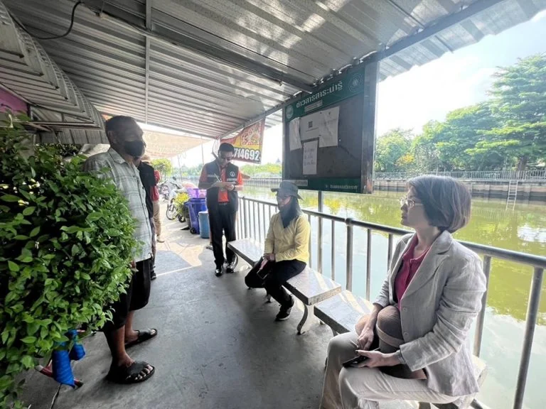 ผู้ช่วยศาสตราจารย์ ดร.วรรษิดา บุญญาณเมธาพร และบริการวิชาการ และคณะทำงานร่วมมือกับสำนักงานเขตประเวศ และชุมชนย่านคลองประเวศบุรีรมย์ เพื่อพัฒนาย่านสร้างสรรค์เขตประเวศและลงพื้นที่สำรวจฐานทรัพยากรชุมชน เพื่อยกระดับสู่การท่องเที่ยว