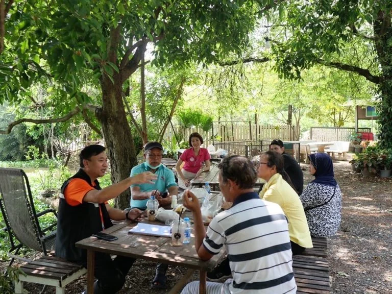 ผู้ช่วยศาสตราจารย์ ดร.วรรษิดา บุญญาณเมธาพร และบริการวิชาการ และคณะทำงานร่วมมือกับสำนักงานเขตประเวศ และชุมชนย่านคลองประเวศบุรีรมย์ เพื่อพัฒนาย่านสร้างสรรค์เขตประเวศและลงพื้นที่สำรวจฐานทรัพยากรชุมชน เพื่อยกระดับสู่การท่องเที่ยว