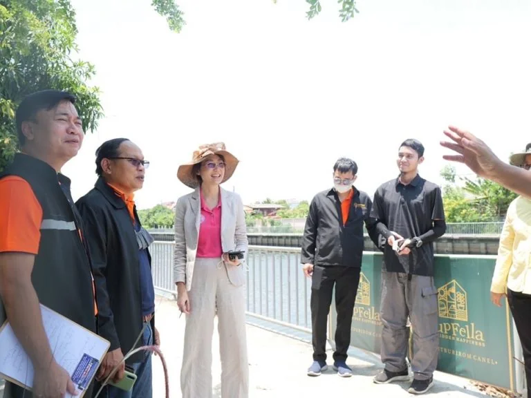 ผู้ช่วยศาสตราจารย์ ดร.วรรษิดา บุญญาณเมธาพร และบริการวิชาการ และคณะทำงานร่วมมือกับสำนักงานเขตประเวศ และชุมชนย่านคลองประเวศบุรีรมย์ เพื่อพัฒนาย่านสร้างสรรค์เขตประเวศและลงพื้นที่สำรวจฐานทรัพยากรชุมชน เพื่อยกระดับสู่การท่องเที่ยว