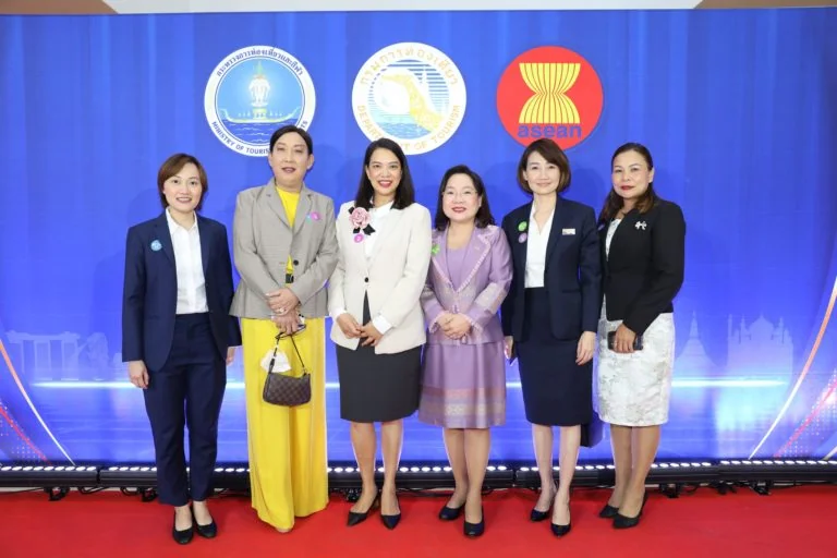 คณาจารย์คณะการจัดการการท่องเที่ยว นิด้า เข้ารับมอบใบรับรองสำหรับกิจกรรมที่เกี่ยวข้องกับข้อตกลงร่วมว่าด้วยการยอมรับคุณสมบัติบุคลากรด้านการท่องเที่ยวอาเซียน (MRA on TP) ประจำปี 2566