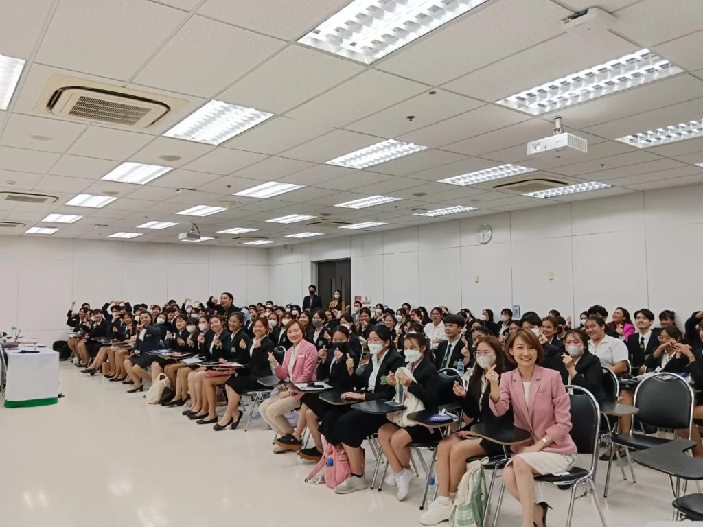 ทีมผู้บริหารคณะการจัดการการท่องเที่ยวนิด้า พร้อมด้วยเจ้าหน้าที่และนักศึกษาทุน ร่วมประชาสัมพันธ์หลักสูตรกับนักศึกษา และเข้าพบปะผู้บริหารสถาบันปัญญาภิวัฒน์เพื่อหารือความร่วมมือร่วมกัน