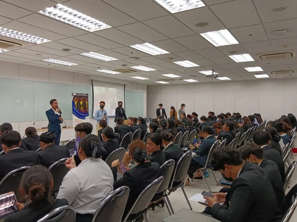 ทีมผู้บริหารคณะการจัดการการท่องเที่ยวนิด้า พร้อมด้วยเจ้าหน้าที่และนักศึกษาทุน ร่วมประชาสัมพันธ์หลักสูตรกับนักศึกษา และเข้าพบปะผู้บริหารสถาบันปัญญาภิวัฒน์เพื่อหารือความร่วมมือร่วมกัน