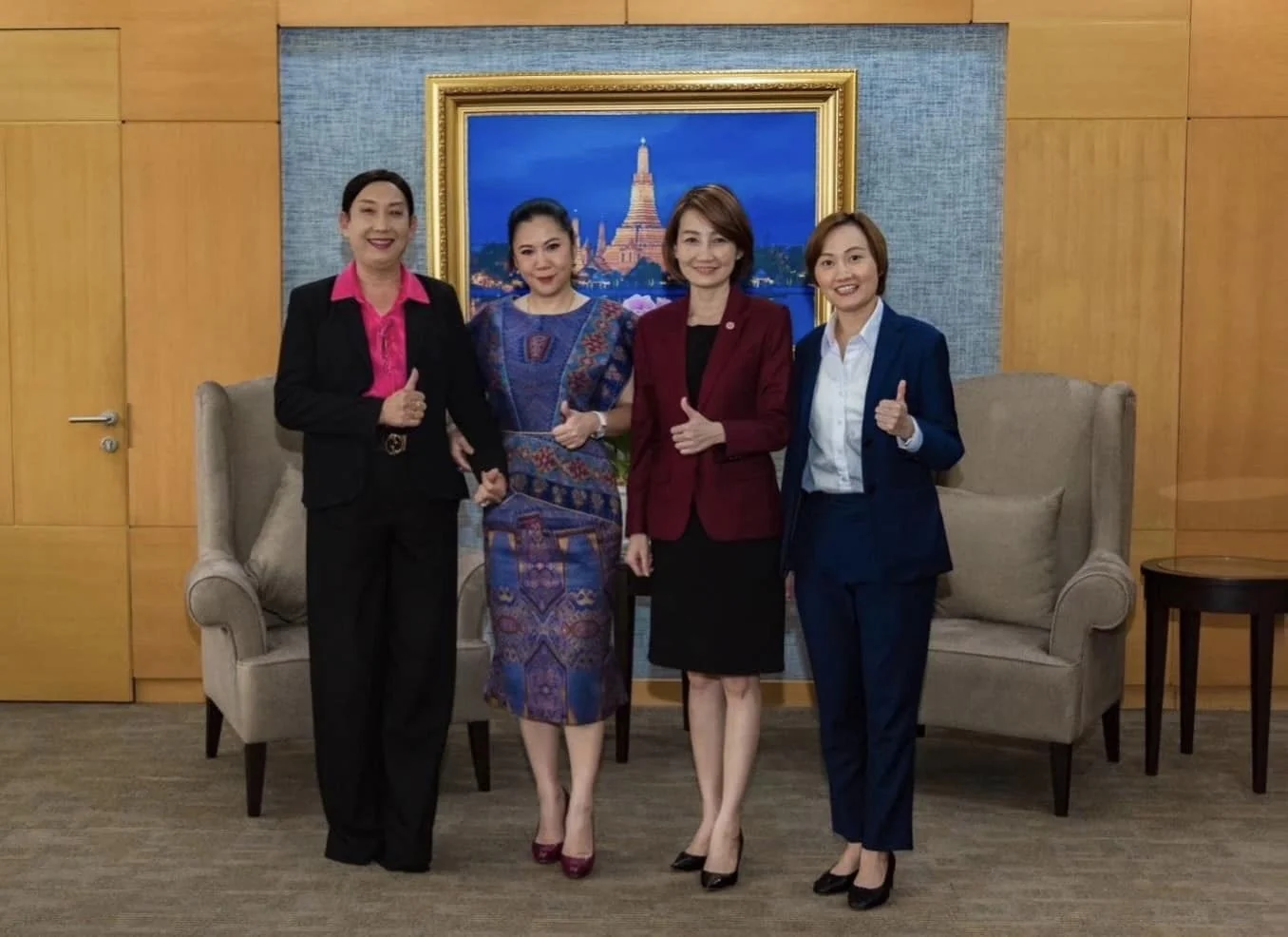 ทีมผู้บริหารคณะการจัดการการท่องเที่ยว เข้าพบคุณฐาปนีย์ เกียรติไพบูลย์ ผู้ว่าการการท่องเที่ยวแห่งประเทศไทย (ททท.) เพื่อแสดงความยินดีในโอกาสรับตำแหน่งและพูดคุยถึงความร่วมมือในการขับเคลื่อนการท่องเที่ยวไทยร่วมกันทีมผู้บริหารคณะการจัดการการท่องเที่ยว