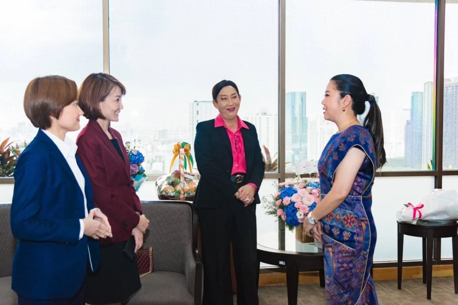 ทีมผู้บริหารคณะการจัดการการท่องเที่ยว เข้าพบคุณฐาปนีย์ เกียรติไพบูลย์ ผู้ว่าการการท่องเที่ยวแห่งประเทศไทย (ททท.) เพื่อแสดงความยินดีในโอกาสรับตำแหน่งและพูดคุยถึงความร่วมมือในการขับเคลื่อนการท่องเที่ยวไทยร่วมกันทีมผู้บริหารคณะการจัดการการท่องเที่ยว