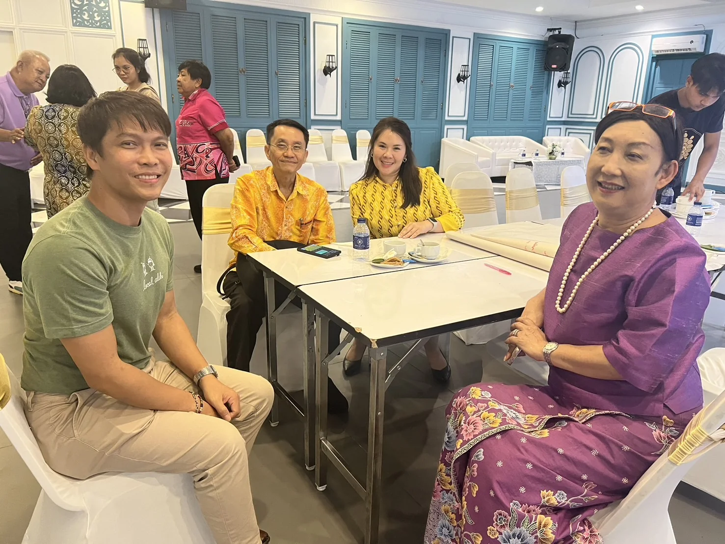 ผู้ช่วยศาสตราจารย์ ดร.ไพฑูรย์ มนต์พานทอง คณบดีคณะการจัดการการท่องเที่ยว นิด้า เป็นวิทยากรบรรยายหัวข้อการพัฒนาสินค้าและบริการด้านการท่องเที่ยวโดยชุมชนให้สอดคล้องกับความต้องการของตลาด ร่วมกับ คุณสมศักดิ์ บุญคำ หรือคุณไผ ผู้ก่อตั้งและ CEO บริษัท Local Alike