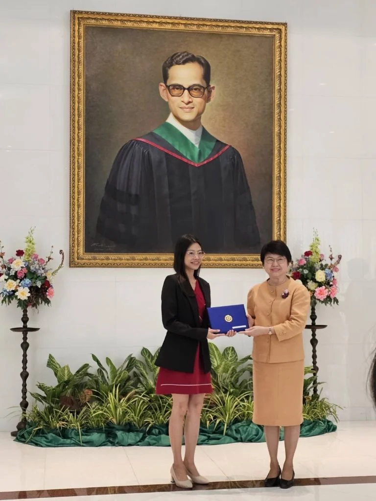 สถาบันกำหนดจัดพิธีมอบประกาศเกียรติบัตรทุนการศึกษาให้แก่นักศึกษาระดับปริญญาโท และปริญญาเอก