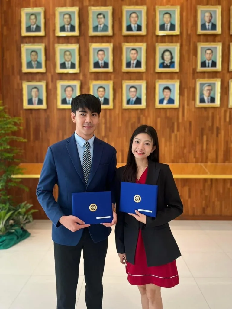สถาบันกำหนดจัดพิธีมอบประกาศเกียรติบัตรทุนการศึกษาให้แก่นักศึกษาระดับปริญญาโท และปริญญาเอก