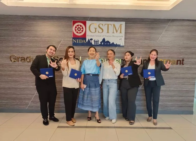 ขอแสดงความยินดี กับนักศึกษาระดับปริญญาโทของคณะการจัดการการท่องเที่ยว