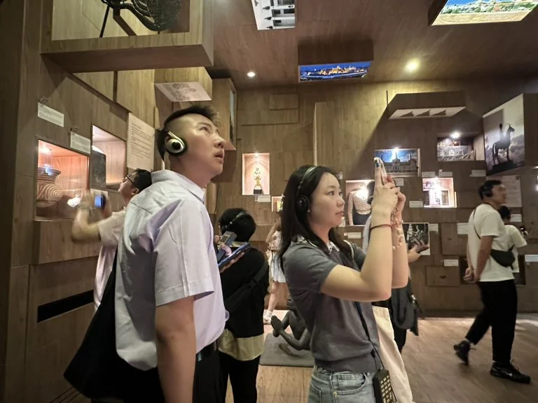 เรียนรู้นอกห้องเรียน! GSTM NIDA พานักศึกษา ป.โท อินเตอร์ บุก Museum Siam เจาะลึกกลยุทธ์การจัดการพิพิธภัณฑ์ระดับสากล